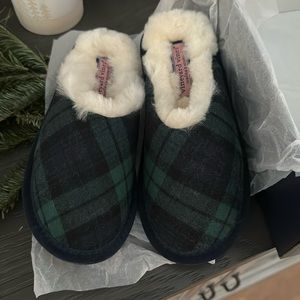Vineyard Vines Slide Slippers